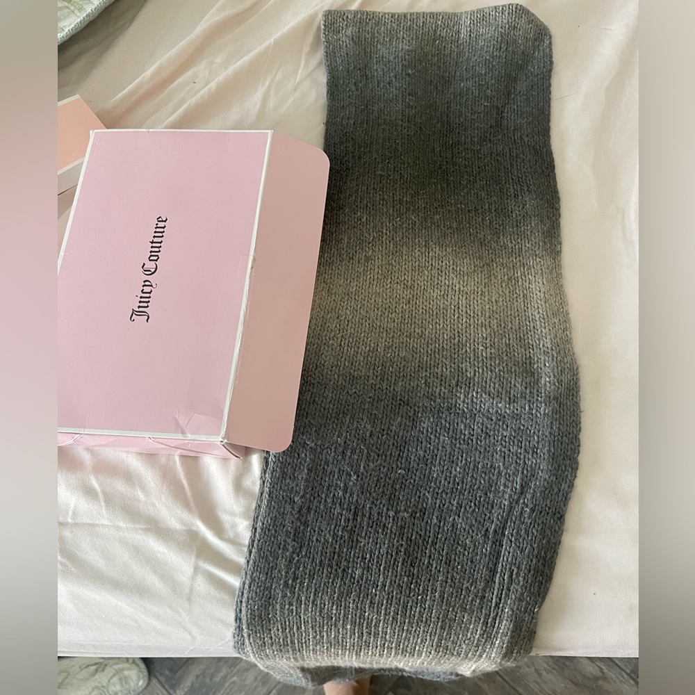 Juicy scarf w box